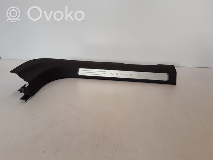 Volvo S90, V90 Etuoven kynnyksen suojalista 39838885