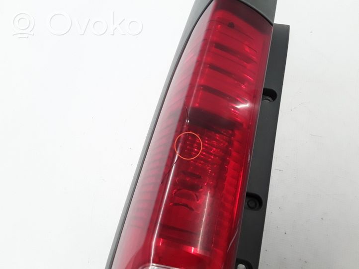 Opel Vivaro Lampa tylna 8200415250