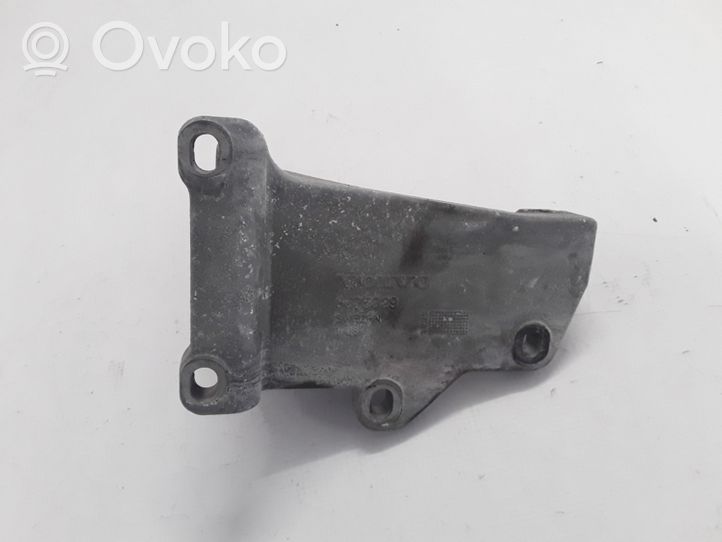 Volvo XC90 Front differential bracket 8675329