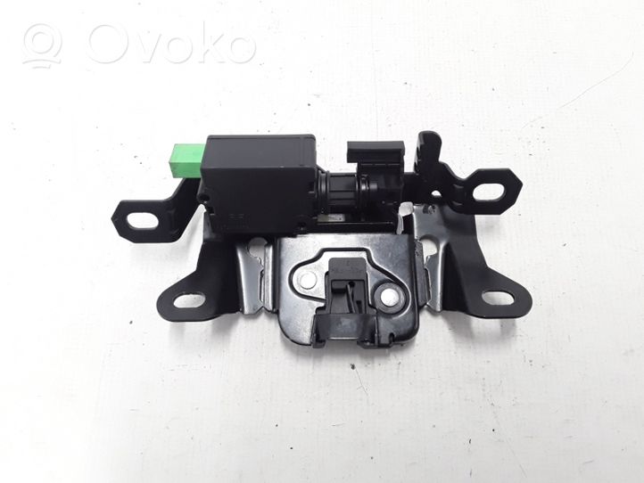 Volvo C70 Loading door lock 30784739