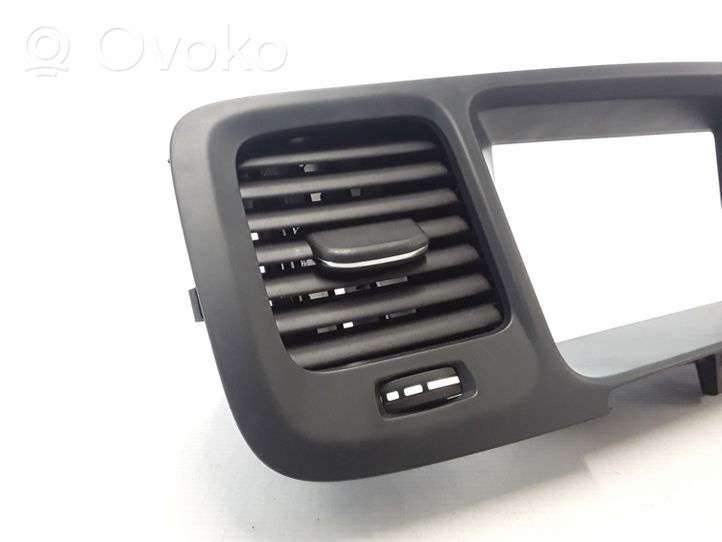 Volvo V60 Dysze / Kratki środkowego nawiewu deski rozdzielczej 39804051