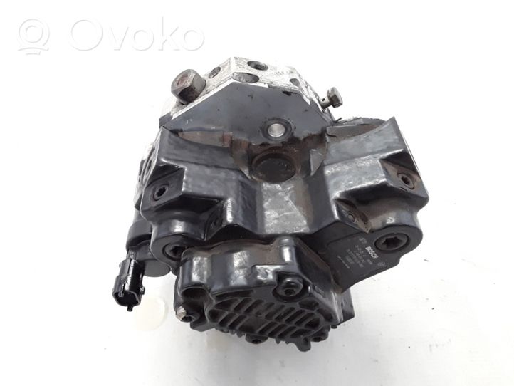 Volvo V70 Polttoaineen ruiskutuksen suurpainepumppu 8689590