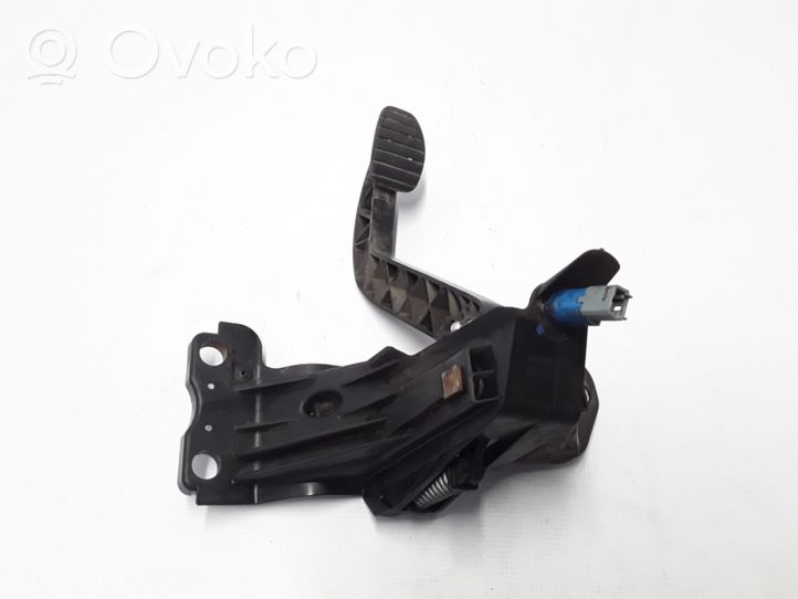 Renault Master III Clutch pedal 465406766R