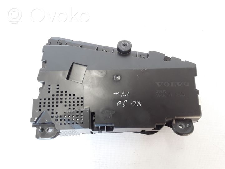 Volvo XC90 Monitor / wyświetlacz / ekran 31473184