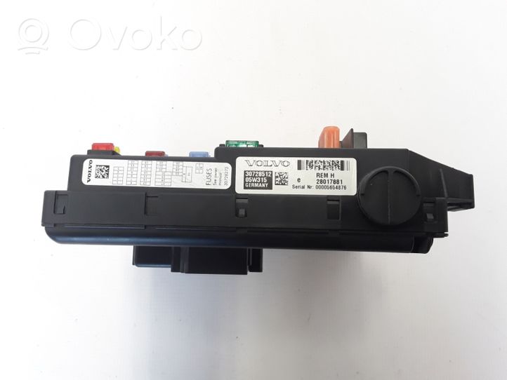 Volvo XC70 Fuse module 30728512