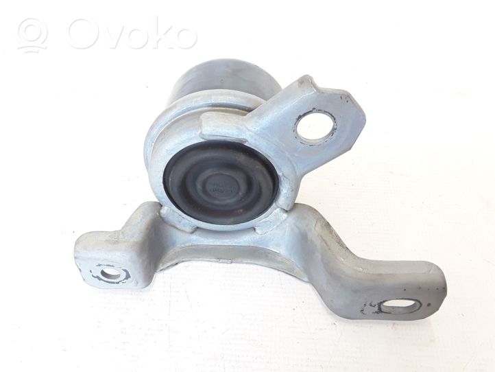 Volvo S60 Engine mount bracket 30671245