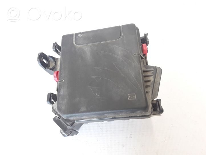 Renault Zoe Fuse module 284B03998R