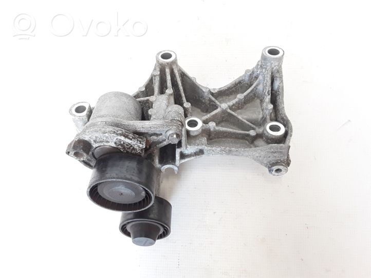 Opel Vivaro Generator/alternator bracket 117105124R