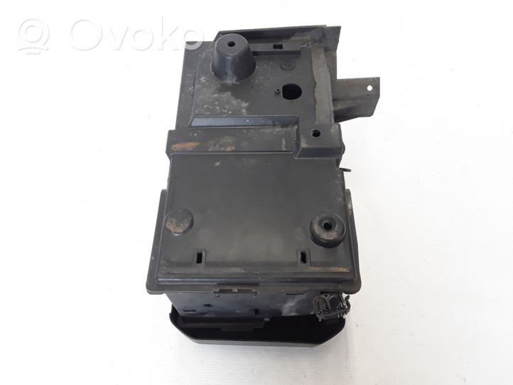 Volvo V50 Staffa di montaggio della batteria 30667941