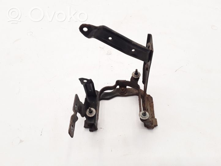 Volvo V50 Power steering pump mounting bracket 3M513K738AC