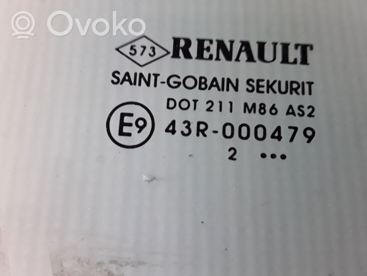 Renault Megane III Vetro del finestrino della portiera anteriore - quattro porte 803007357R