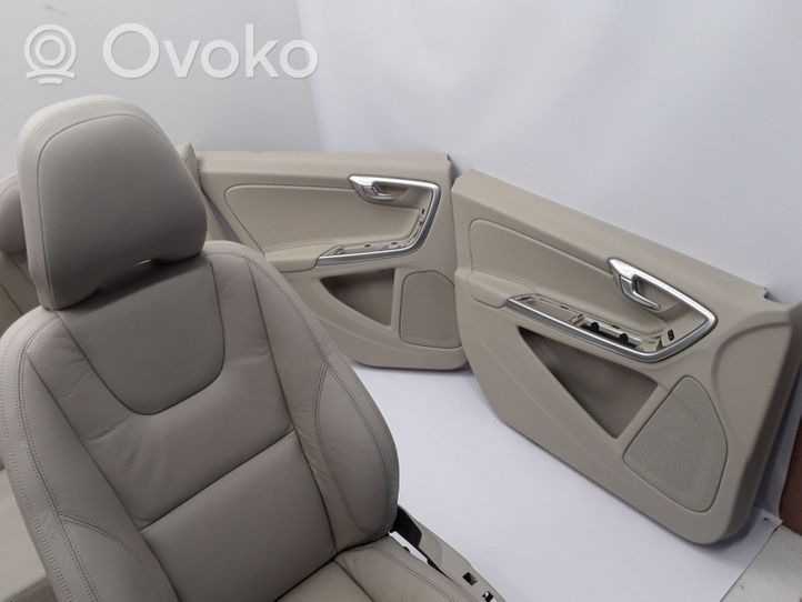 Volvo S60 Комплект салона komplektas 