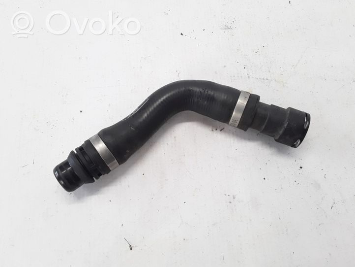 Volvo C70 Tuyau de liquide de refroidissement moteur 8653795