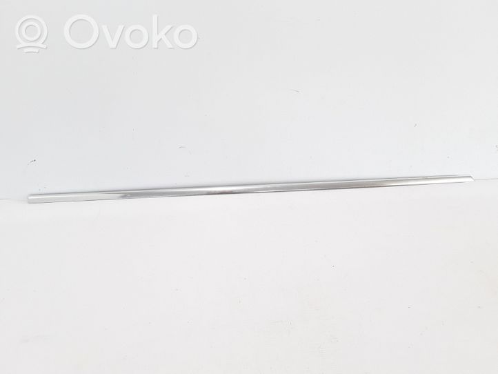 Volvo XC60 Front door glass trim molding 31385844