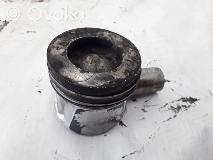 Renault Trafic II (X83) Piston avec bielle 7701477817