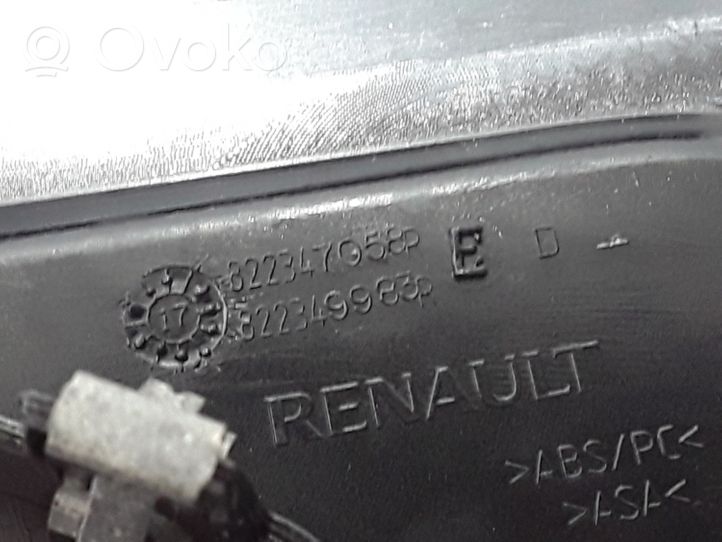 Renault Captur Takaoven lista (muoto) 822347058R