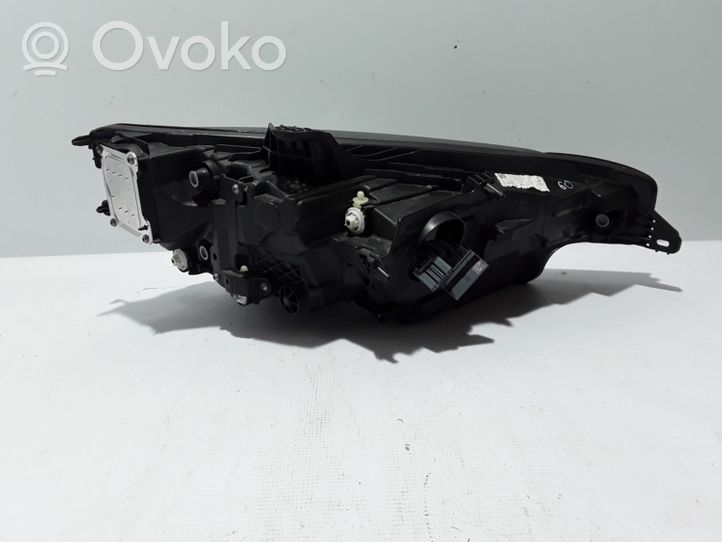 Volvo V60 Lampa przednia 32228815