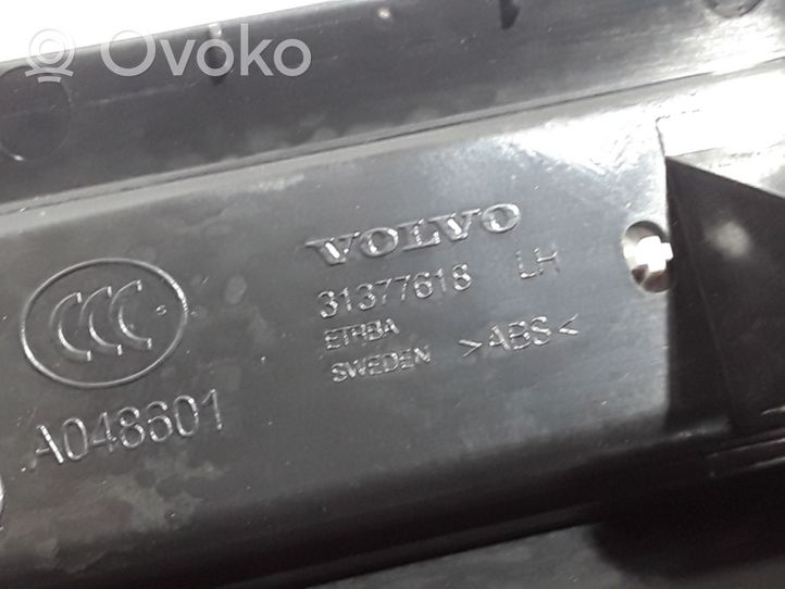 Volvo S90, V90 Takaoven kynnyksen suojalista 31377618