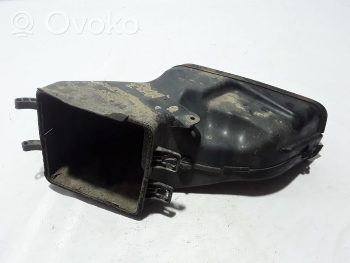 Renault Latitude (L70) Prowadnica powietrza intercoolera 214750023R