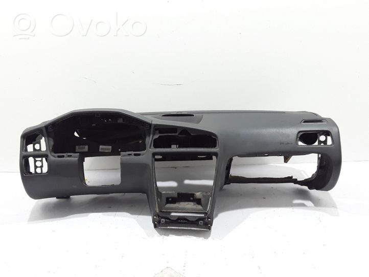 Volvo XC70 Deska rozdzielcza 39873735