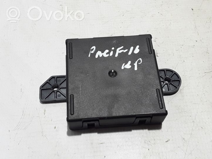 Chrysler Pacifica Oven ohjainlaite/moduuli 68316561AB