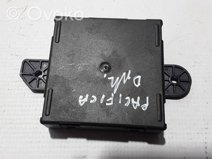 Chrysler Pacifica Door control unit/module 68316560AB