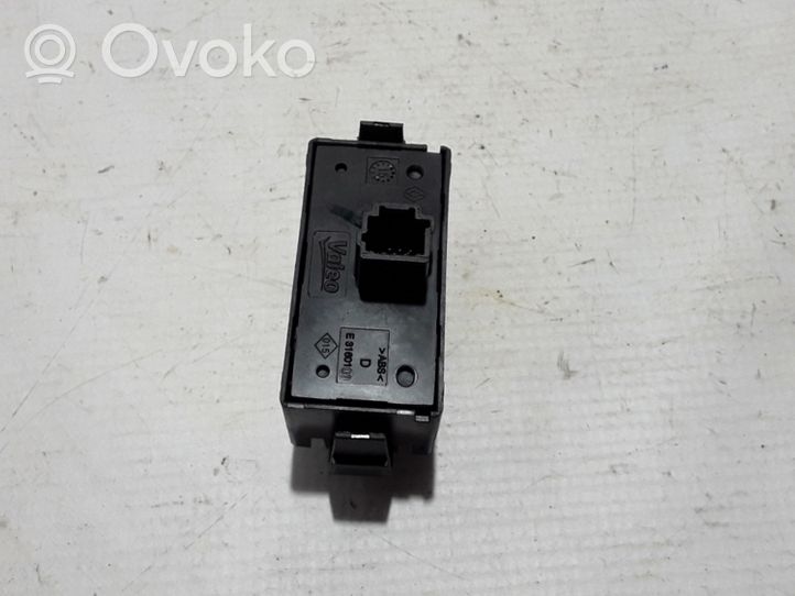 Renault Megane III Hazard light switch 252100004R