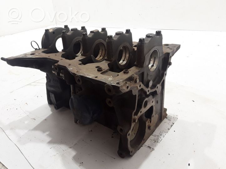 Renault Clio III Bloc moteur 7701475794