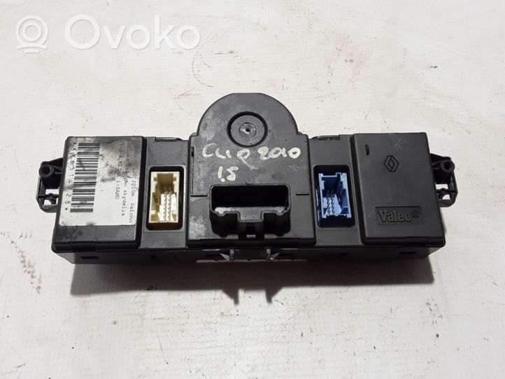 Renault Clio III Module unité de contrôle climatisation 8200296683