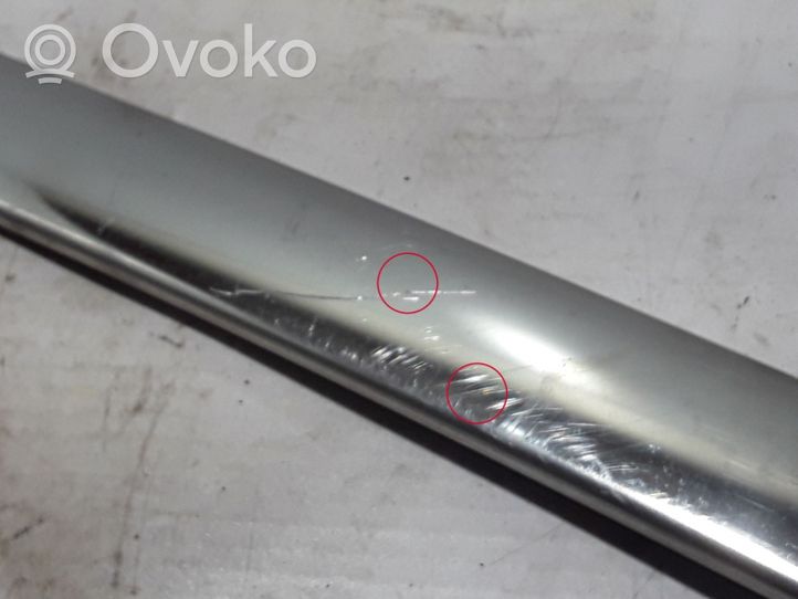 Chrysler Pacifica Rivestimento modanatura del vetro della portiera anteriore 68228014AC