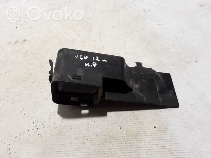 Volvo V60 Wlot / Kanał powietrza intercoolera 30796474