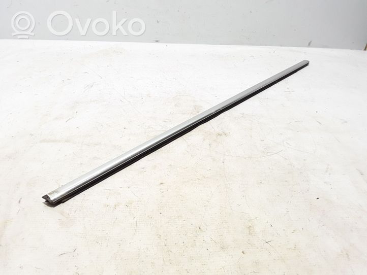 Volvo V60 Front door glass trim molding 31391785