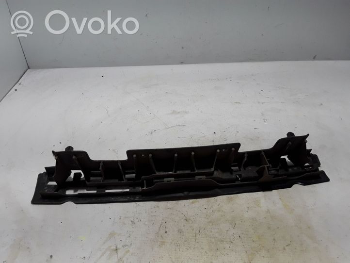 Renault Clio III Support de pare-chocs arrière 8200290035