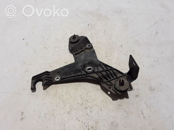 Volvo S60 Air filter cleaner box bracket assembly 30636575