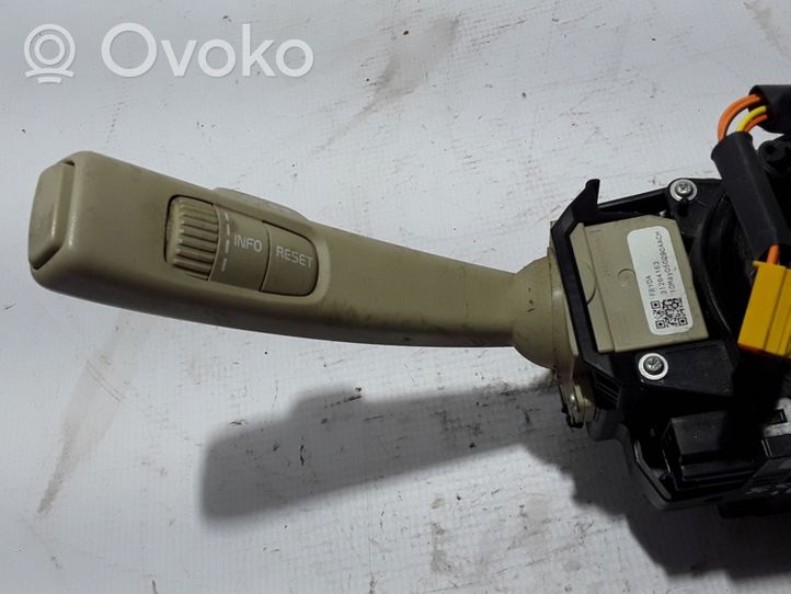 Volvo XC70 Wiper turn signal indicator stalk/switch 