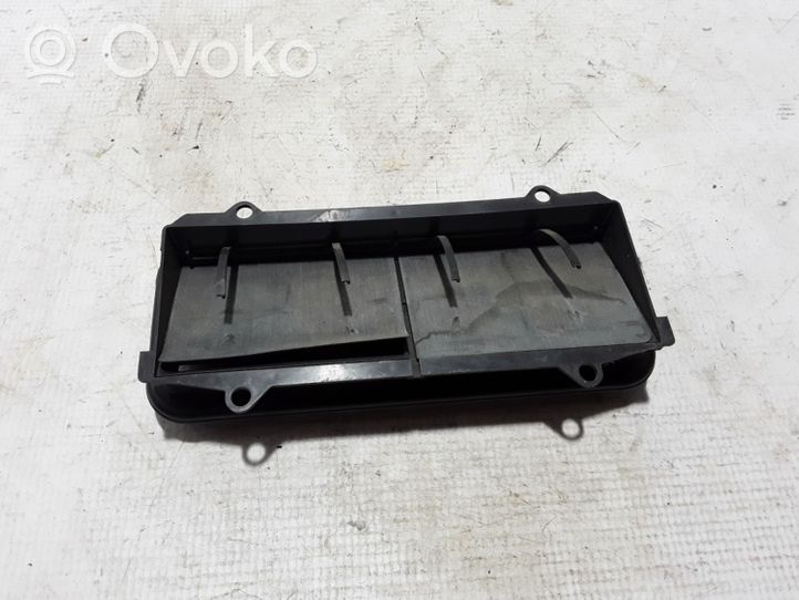 Renault Twingo III Grill / Wlot powietrza błotnika przedniego 8200213712