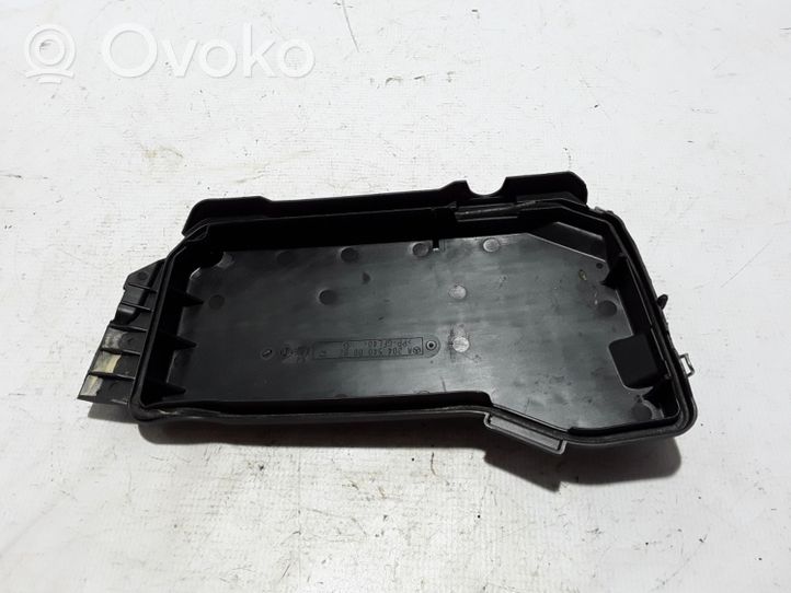 Mercedes-Benz E C207 W207 Coperchio scatola dei fusibili A2045400082