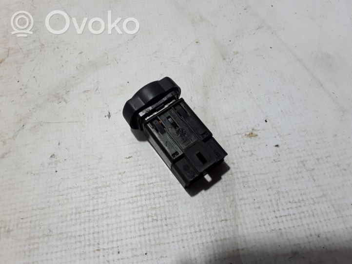 Dacia Duster Hazard light switch 252905315R