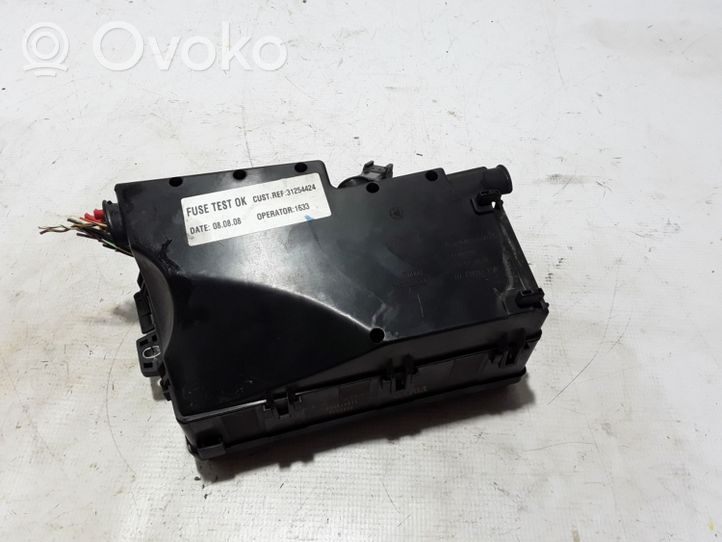 Volvo V50 Fuse module 8688039