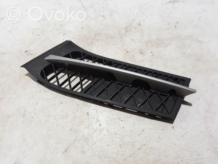 BMW 5 GT F07 Grille inférieure de pare-chocs avant 7200735