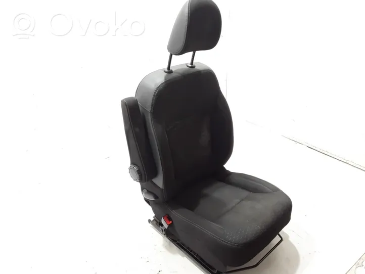 Opel Vivaro Fahrersitz 