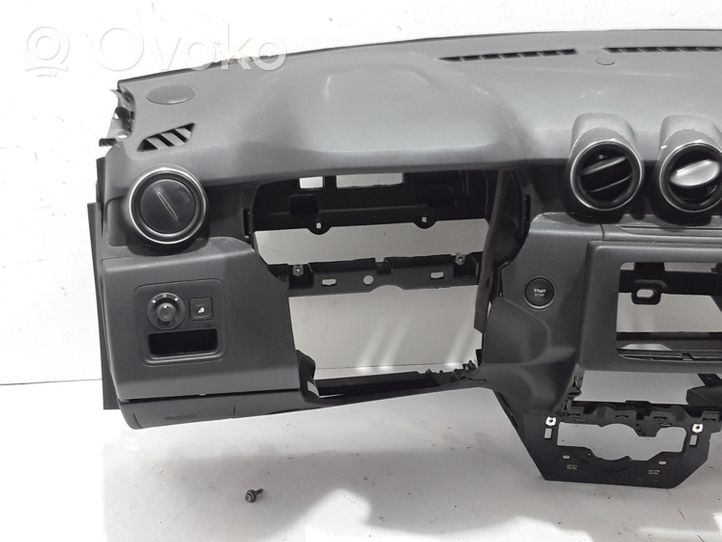 Dacia Duster II Panel de instrumentos 681000897R