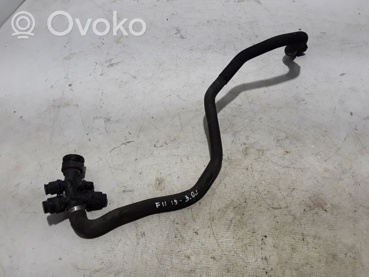 BMW 5 F10 F11 Tubo flessibile del liquido di raffreddamento del motore 8511760