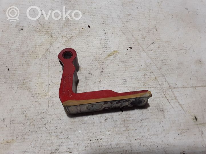 Volvo XC60 Front door lower hinge 31424608