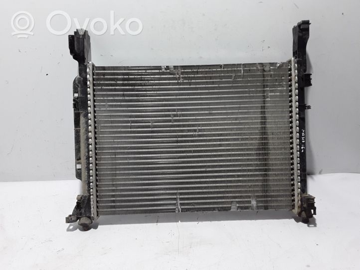 Renault Kangoo II Radiateur de refroidissement 8200418327