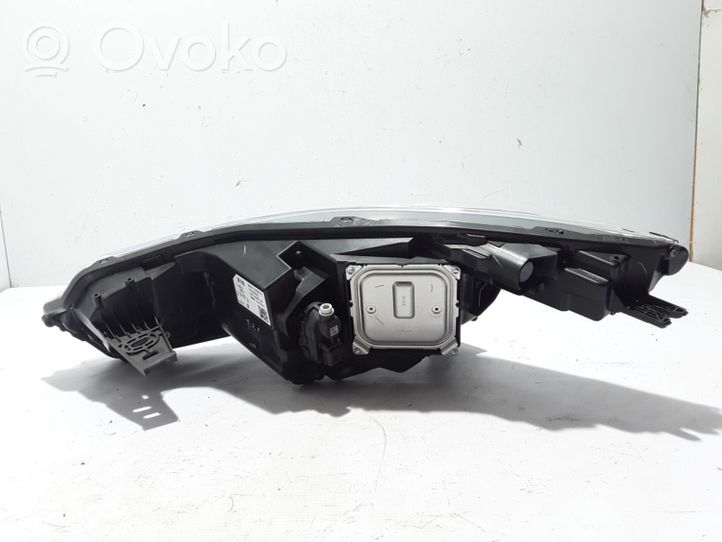 Renault Zoe Lampa przednia 260102384R