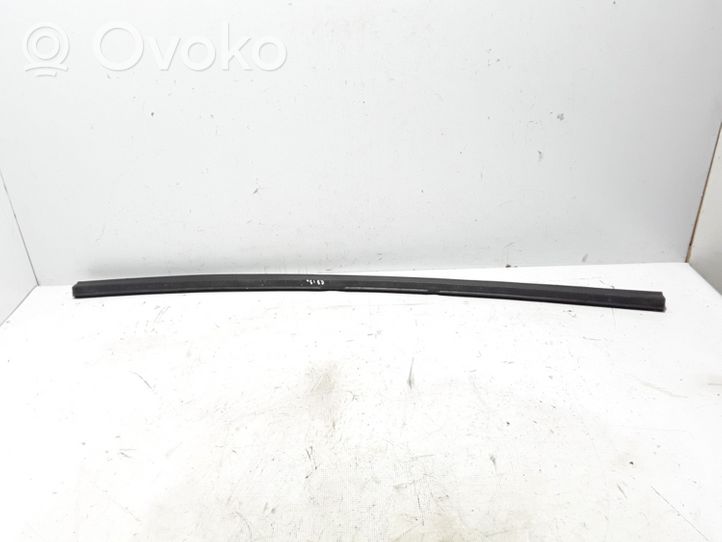 Audi Q5 SQ5 Uszczelka pokrywy silnika / maski przedniej 8R0823729A