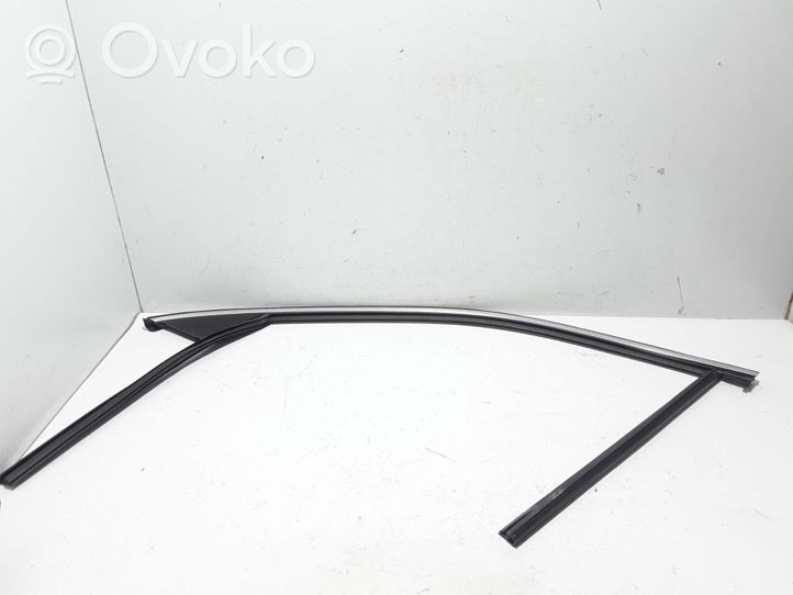 Volvo XC90 Rivestimento modanatura del vetro della portiera anteriore 32205571