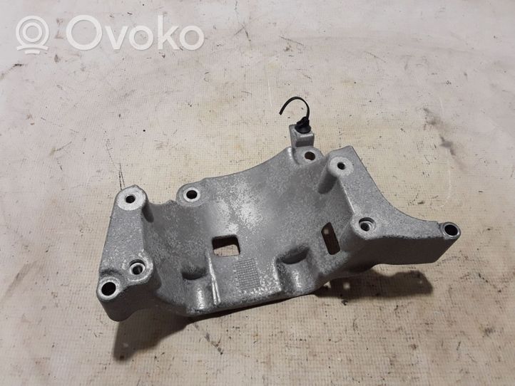 Volvo XC60 Soporte del alternador 31480101