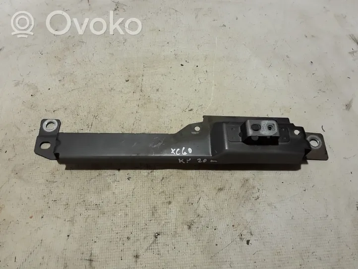 Volvo XC60 Fender mounting bracket 31424580